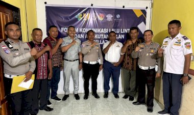 “Sinergi-Lintas-Instansi,-Polres-Sikka-Polda-NTT-Fokus-Perangi-Titik-Rawan-Laka-Lantas”