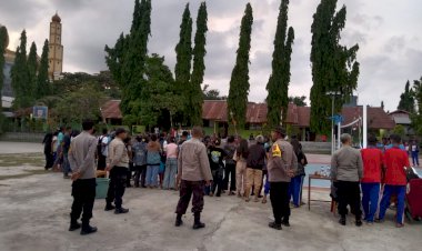 “Hari-Ke-9-Turnamen-Voli-SMA-se-Kabupaten-Sikka-Berjalan-Meriah,-Polsek-Alok-Polres-Sikka-Pastikan-Pengamanan-Aman-dan-Kondusif”