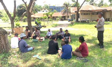 Polsek-Nita-Polres-Sikka-Polda-NTT-Dengarkan-Aspirasi-Warga-Tour-Orin-Bao-dalam-Kegiatan-Jumat-Curhat