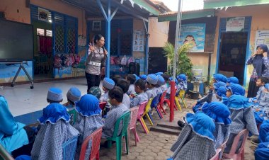 “Polres-Sikka-Polda-NTT-Didik-Anak-TK-Permata-Hati-Jadi-Pelopor-Tertib-Lalu-Lintas”