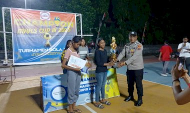 Penonton-Membludak-di-Final-Voli-Antar-SMA,-Polsek-Alok-Polres-Sikka-Siaga-Penuh-Hingga-Laga-Usai