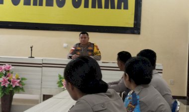Data-Quick-Wins-Belum-Lengkap,-Wakapolres-Sikka-Ingatkan-Operator:-“Kerja-Harus-Cepat-dan-Tepat!”