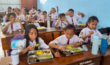 9-Dapur-Gizi-di-Sikka-Gerak-Serentak,-Polres-Sikka-Kawal-Penyaluran-26.162-Penerima-MBG