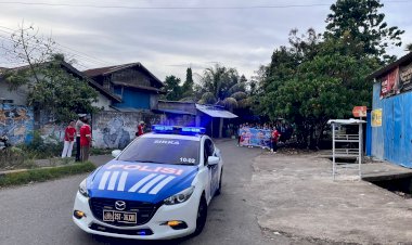 Demi-Kamseltibcarlantas,-Sat-Lantas-Polres-Sikka-Polda-NTT-Kawal-Ketat-Jalan-Sehat-SMP-Virgo-Videlis