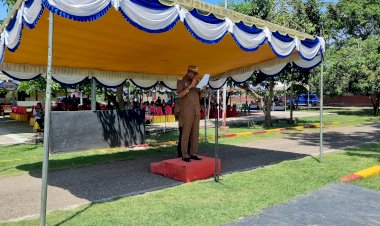 Guru-Hebat,-Indonesia-Kuat”-Menggema-di-Sikka-HUT-ke-80-PGRI-dan-Hari-Guru-Nasional-2025-Diperingati-di-Markas-Brimob-Maumere