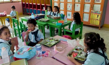 Program-MBG-Nasional-Mengalir-di-Sikka:-9-Dapur-SPPG-Salurkan-Bantuan-Secara-Serentak