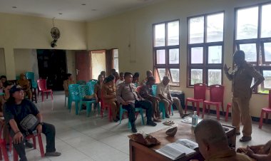 “Bhabinkamtibmas-Polsek-Alok-Polres-Sikka-Mediasi-Polusi-Asap:-Pengusaha-Arang-Siap-Bangun-Cerobong-dan-Terima-Relokasi”