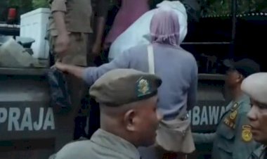 “Penertiban-Pasar-Wuring-Dimulai,-Polres-Sikka-Polda-NTT-Pastikan-Stabilitas-Kamtibmas-Tetap-Terjaga”