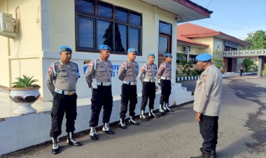 Propam-Polres-Sikka-Polda-NTT-Tingkatkan-Pengawasan-Internal,-Personel-Diminta-Jaga-Integritas-Dalam-Apel-Fungsi