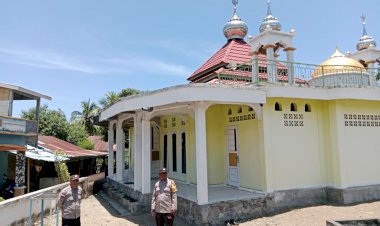 Polres-Sikka-Polda-NTT-Pastikan-Sholat-Jumat-Aman,-Patroli-Menyisir-Masjid-Masjid