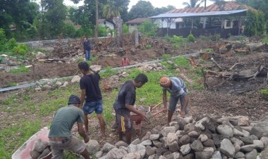 Kawal-Ekonomi-Kerakyatan,-Polsek-Waigete-Polres-Sikka-Polda-NTT-Monitoring-Pembangunan-Koperasi-Merah-Putih