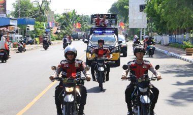 Humanis-dan-Presisi,-Patroli-Samapta-Polres-Sikka-Polda-NTT-Sampaikan-Himbauan-Kamtibmas
