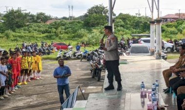 “Wakapolres-Sikka-Ikut-Kick-Off,-Turnamen-U-17-Jadi-Ajang-Pembinaan-Pesepak-Bola-Muda”
