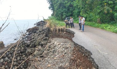 Akses-Pantura-di-Talibura-Rawan-Putus,-Kapolsek-Waigete-Lakukan-Pengecekan-Lapangan