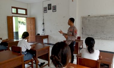 Sat-Binmas-Polres-Sikka-Polda-NTT-Sosialisasi-Anti-Bullying,-Pelajar-Diingatkan-Bahaya-Jejak-Digital