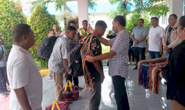 Nelayan-Paga-Kembali-ke-Pangkuan-Bumi-Sikka,-Negara-Hadir-Mengawal-Kepulangan-Setelah-Terombang-ambing-di-Laut-Alor