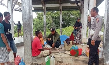 Pasar-Bukan-Arena-Judi,-Polsek-Bola-Polres-Sikka-Ajak-Warga-Lawan-Judi-dan-Kriminalitas