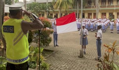 Dari-Halaman-Sekolah,-Sat-Lantas-Polres-Sikka-Polda-NTT-Gaungkan-Budaya-Tertib-Lalu-Lintas-Sejak-Dini
