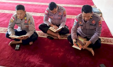 “Di-Bawah-Cahaya-Ramadhan,-Polres-Sikka-Polda-NTT-Teguhkan-Integritas-Lewat-Tadarus-Alquran”