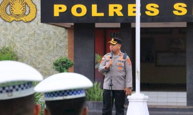 Soliditas-Jadi-Harga-Mati,-Wakapolres-Sikka-Serukan-Kekompakan-Personel-Dalam-Apel-Jam-Pimpinan