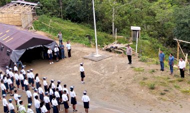 Sentuhan-Humanis-Polsek-Paga-Polres-Sikka:-Bangun-Karakter-dan-Kesadaran-Hukum-Pelajar-di-SMPN-048-Sa-Ate-Gaikiu-Tana-Wawo