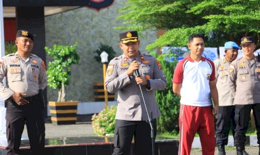 Apel-Pagi-Penuh-Makna:-Wakapolres-Sikka-Serukan-Kinerja-Maksimal-dan-Moralitas-Personel