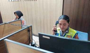 Respons-Cepat-Untuk-Masyarakat,-Operator-Call-Center-110-Polres-Sikka-Jalankan-Tugas-dengan-Siaga