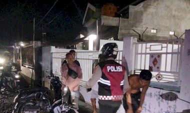 Polres-Sikka-Polda-NTT-Hadir-di-Waktu-Sahur:-Patroli-Presisi-Amankan-Ibadah-Subuh-Umat