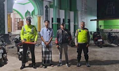 Ribuan-Jamaah-Padati-Masjid,-Polres-Sikka-Polda-NTT-Pastikan-Tarawih-Berlangsung-Aman