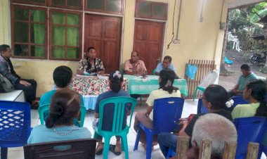 “Bangun-Budaya-Taat-Hukum,-Polsek-Lela--Polres-Sikka-Turun-Langsung-Sosialisasikan-KUHP-Baru”