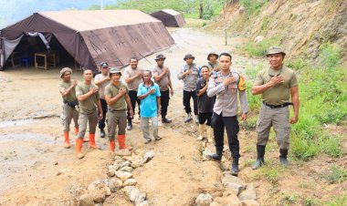 “Polres-Sikka-Tunjukkan-Kepedulian:-Bantuan-Material-dan-Gotong-Royong-Benahi-Akses-SMPN-Sa-Ate-48-Gaikiu”