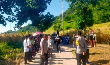 Seribu-Umat,-Satu-Iman:-Tablo-Jumat-Agung-di-Palue-Berjalan-Aman-dan-Penuh-Hikmat