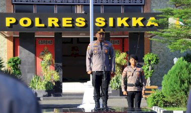 “Gugah-Kesadaran-Anggota!-Wakapolres-Sikka-Tegaskan-Syukur-Sejati-Dibuktikan-Lewat-Disiplin-dan-Tindakan”