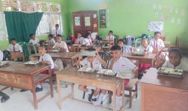 MBG-Sikka-Tembus-40.604-Penerima-Manfaat,-17-Dapur-Gizi-Bergerak-Serentak;-Distribusi-Berjalan-Lancar-Tanpa-Kendala