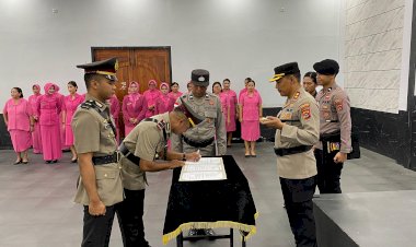 Kapolres-Sikka-Pimpin-Sertijab-Tiga-Jabatan-Strategis,-Tegaskan-Pesan-Humanis:-“Jangan-Pernah-Sakiti-Hati-Rakyat”