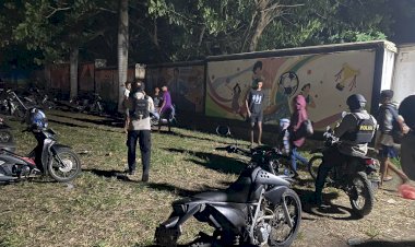 Saat-Kota-Terlelap,-Polisi-Menyisir-Malam:-Patroli-Presisi-Polres-Sikka-Persempit-Ruang-Gangguan-Kamtibmas