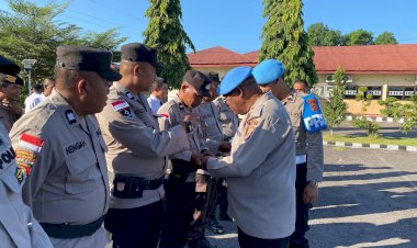 Propam-Polres-Sikka-Gelar-Gaktibplin,-AKP-Fransiskus-Somba-Say-Periksa-Disiplin-Hingga-Kelengkapan-Dokumen-Personel