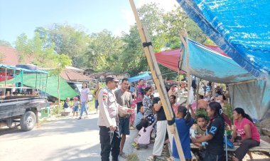 Patroli-Dialogis-Pasar-Detumage,-Kanit-Binmas-Polsek-Paga-Ajak-Masyarakat-Tolak-Premanisme-dan-Perjudian