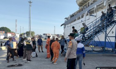 Sinergi-Lintas-Instansi-Amankan-KM.-SIRIMAU,-Arus-Penumpang-Berjalan-Lancar