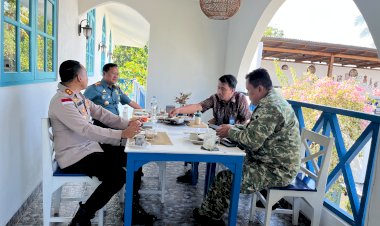 Sinergitas-Sebagai-Kekuatan,-Kapolres-Sikka-dan-Dandim-Pertegas-Komitmen-Mengawal-Stabilitas-Kabupaten-Sikka