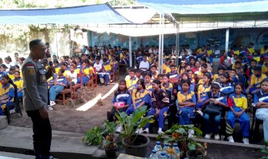 Tak-Sekadar-Jalan-Santai,-Polsek-Nelle-Polres-Sikka-Bentengi-Pelajar-SMPN-2-Maumere-dari-Cyber-Crime,-Bullying-dan-Bahaya-NAPZA