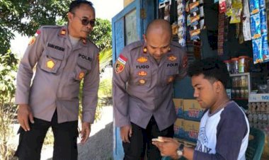 Wakapolres-Sikka-Uji-Respons-Call-Center-110-Lewat-Mystery-Call-Bersama-Warga-Nelle