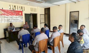 Pahami-Perubahan-Regulasi,-Personel-Polsek-Alok-Dibekali-Penyuluhan-Hukum-oleh-Polres-Sikka