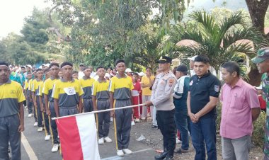 “Pengamanan-Ketat-Warnai-Derap-Langkah-Pelajar-Sikka-Paga,-Semarak-HUT-ke-81-RI-Berlangsung-Aman-dan-Meriah”
