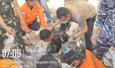 Saat-Bumi-Sikka-Diguncang-Gempa-M-7,7:-Ribuan-Penumpang-di-Lorens-Say-Berhamburan,-Dua-Nyawa-Terenggut