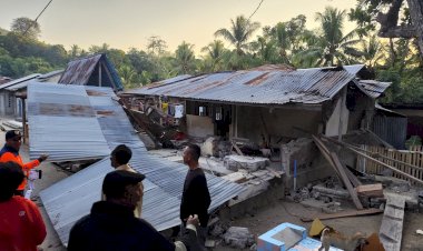 Gempa-Guncang-Sikka,-Palue-Terparah:-Rumah-Roboh,-Jalan-Terputus,-Puluhan-Luka,-Satu-Nyawa-Melayang
