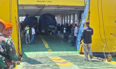Logistik-Kemanusiaan-Bergerak-ke-Palue-Sikka,-TNI-Polri-dan-Lintas-Instansi-Kawal-Misi-Kemanusiaan