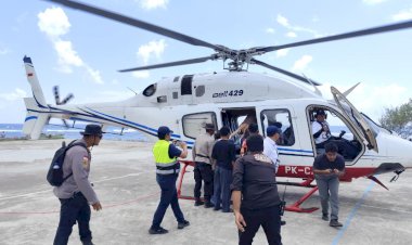 “Dua-Korban-Gempa-Palue-Dievakuasi-via-Helikopter,-Polres-Sikka-Bergerak-Cepat-Selamatkan-Warga-di-Tengah-Keterbatasan-Akses”