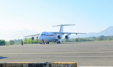 Usai-Menuntaskan-Agenda-di-Maumere,-Wapres-Gibran-Bertolak-ke-Labuan-Bajo-Temui-Warga-Terdampak-Gempa-Flores