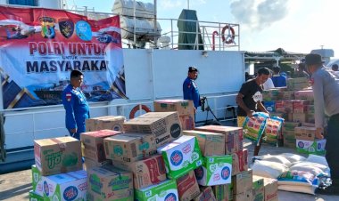 Palue-Sikka-Diguncang-Gempa,-KASTURI-6002-Baharkam-Polri-Bergerak-Bawa-826-Paket-Bantuan